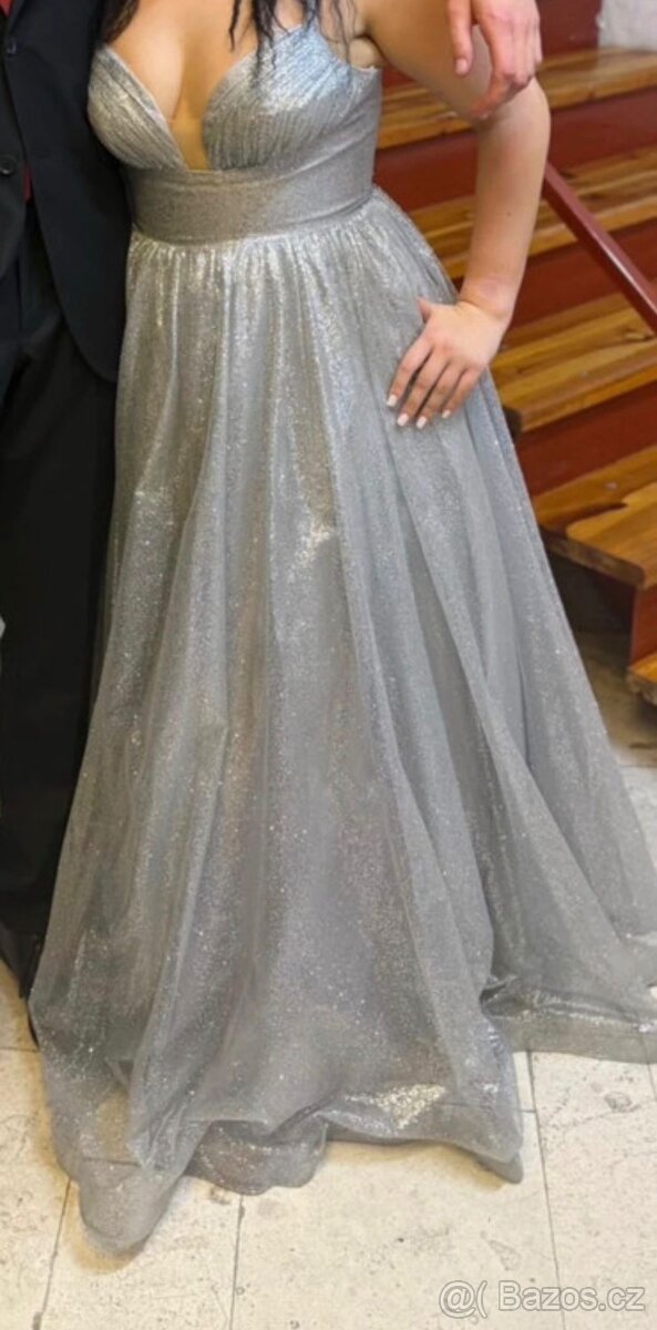 Plesové ,maturitní šaty - 2