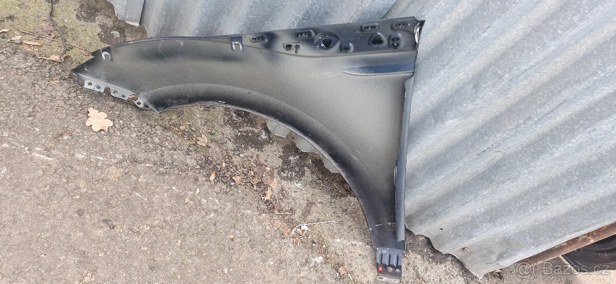 Pravy predni blatnik range rover evoque L551 - 2