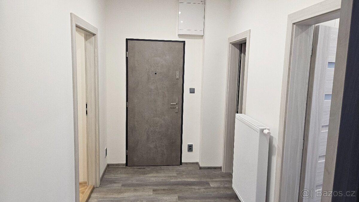 Pronájem bytu 3+KK 83m² - 2