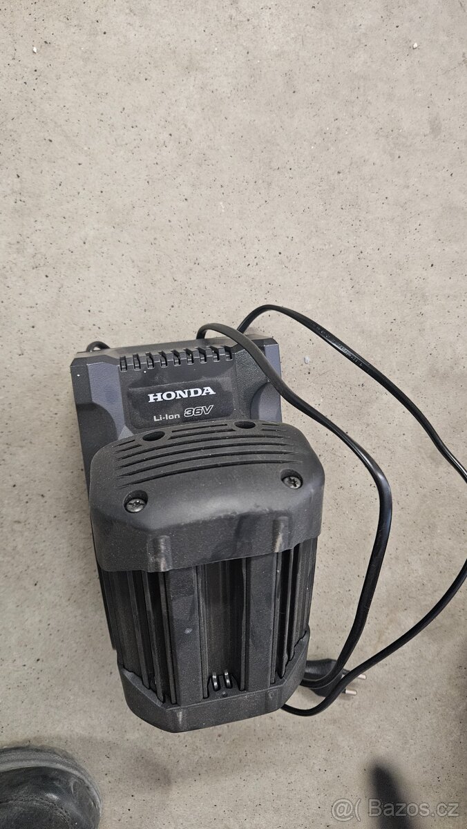 Predám akumulátorový plotostrih Honda - 2