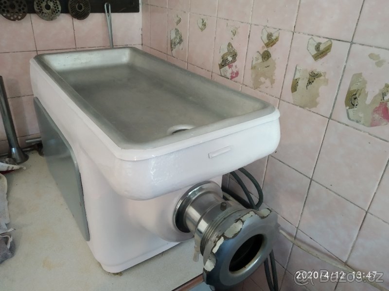 Mlýnek na maso Vlček RM100 - 2