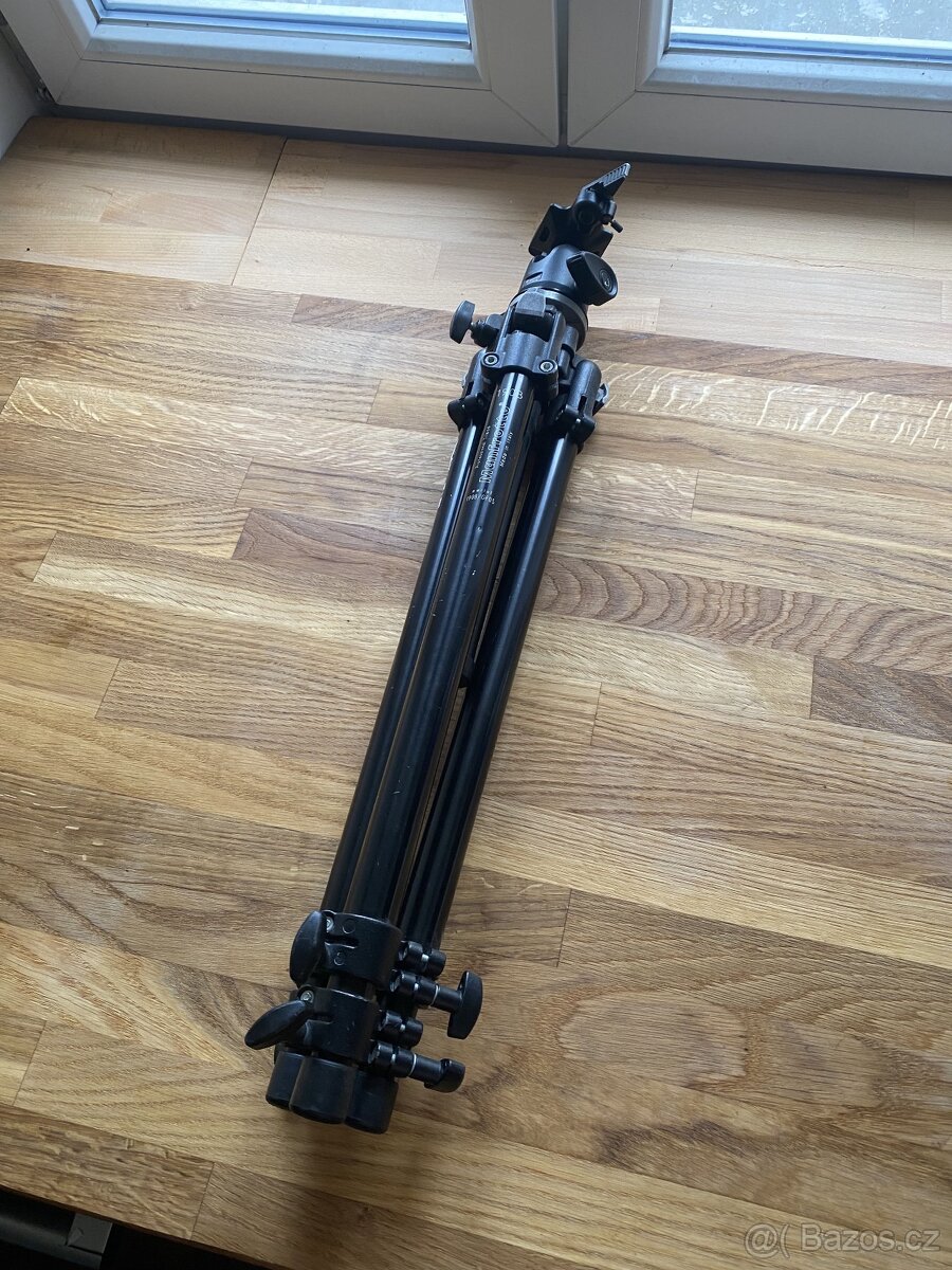 Manfotto 190B + kulová hlava 496RC2 - 2