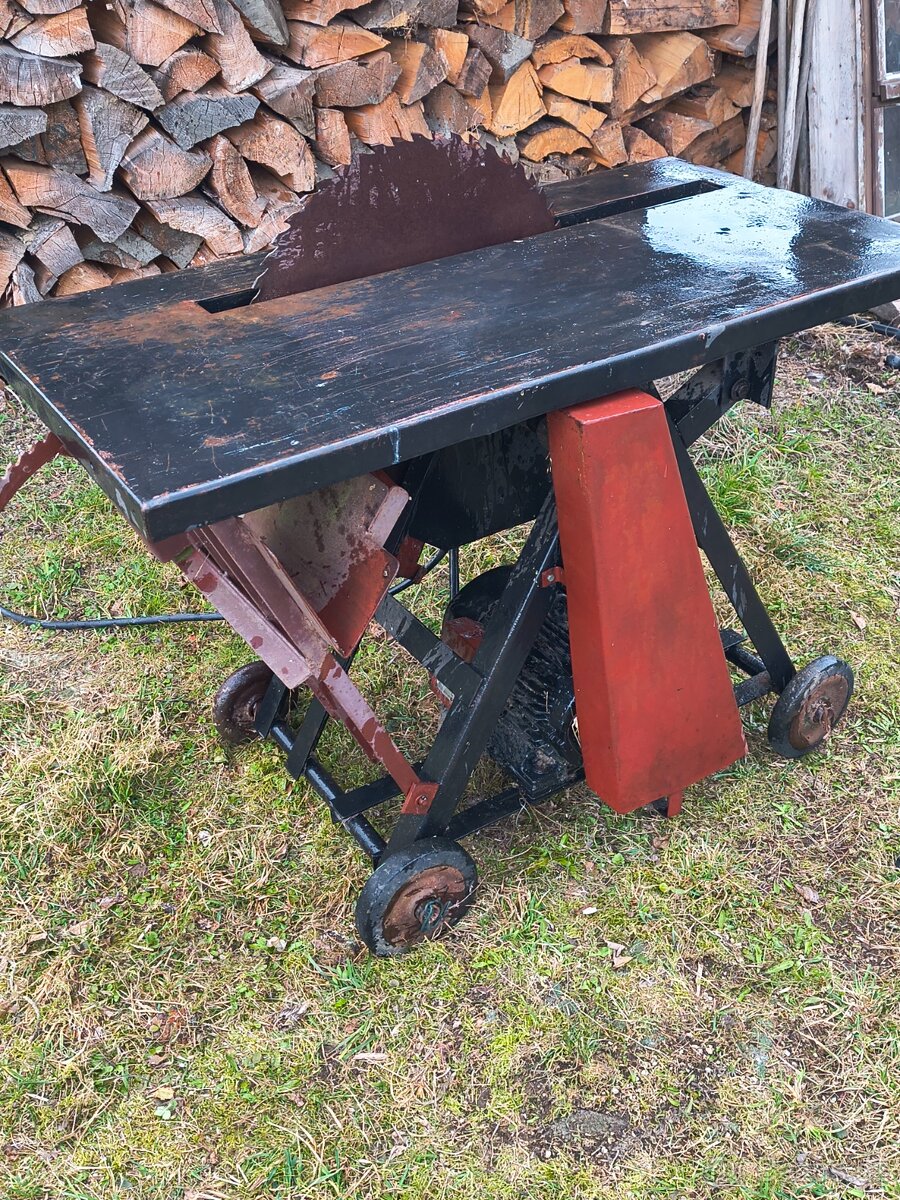 Cirkulárka s výklopným košem - 2