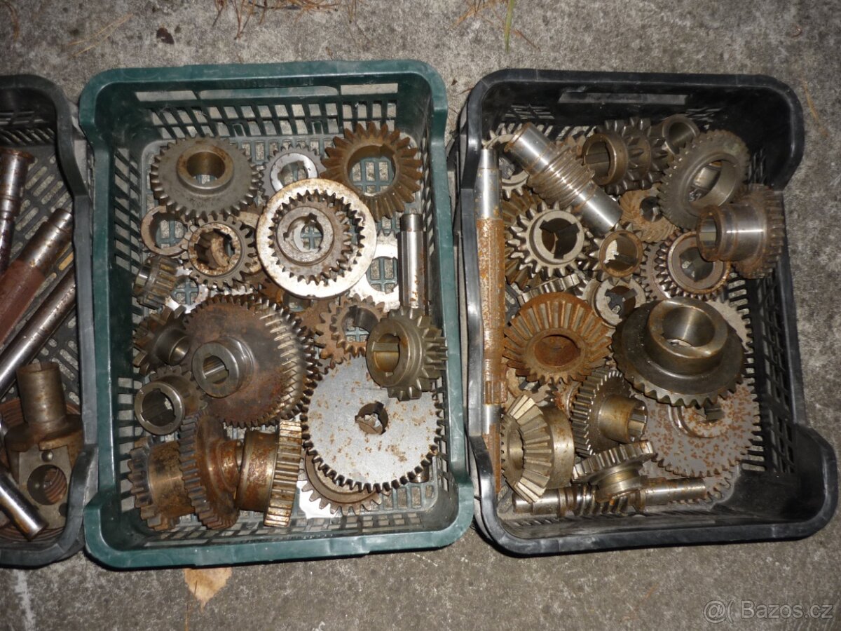 díly na soustruhy SU50 a SV18 - 2