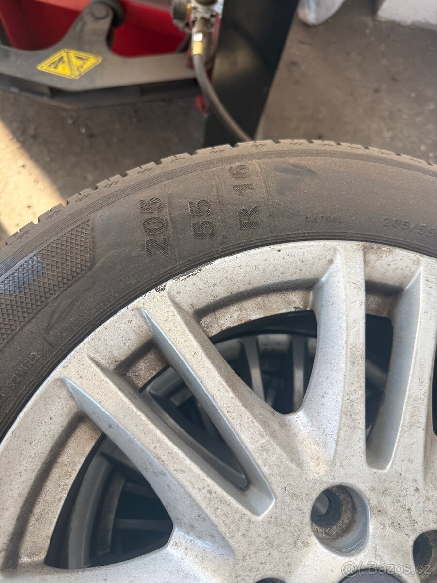 Kola Ford s letními pneu - 2