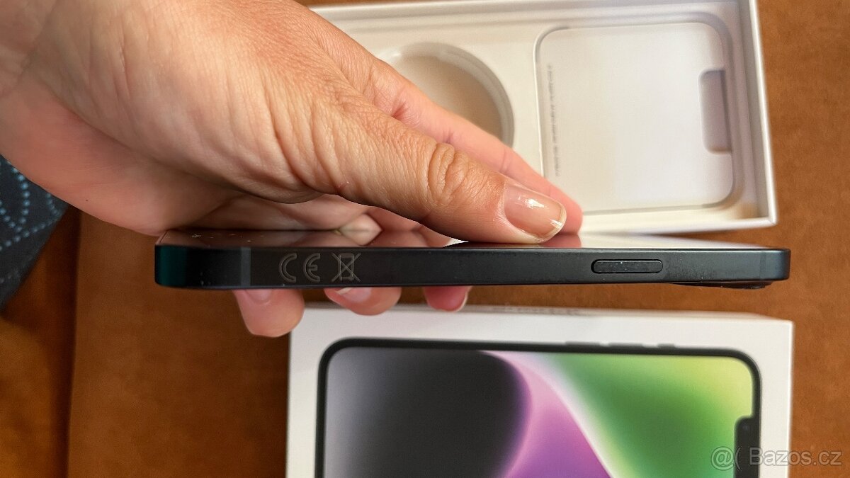 Prodám černý iPhone13 128GB v super stavu - 2