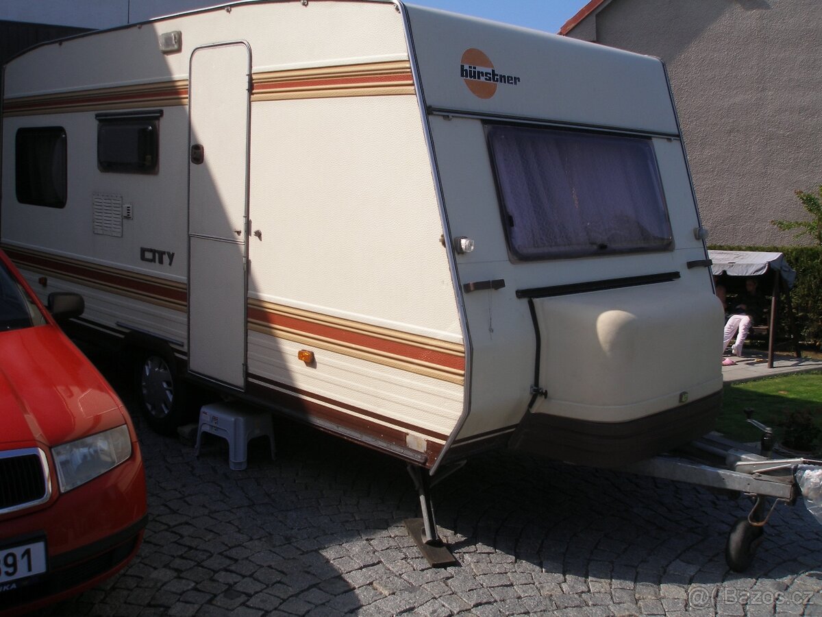 Karavan Bürstner s předstanem - 2