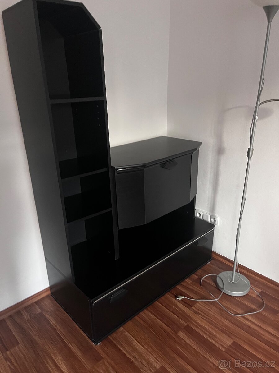 Stul rozkladaci, zidle a stena vse za 200 Kc - 2