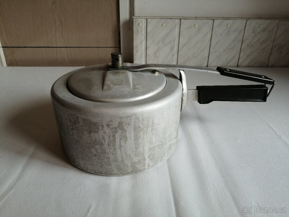 Retro tlakový hrnec - papiňák - 2