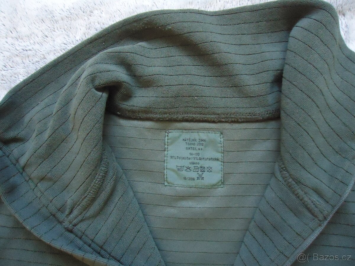 Vojenské oblečení + vojenská čutora - 2