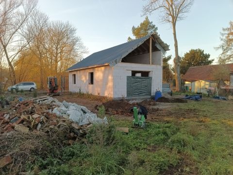 Prodej patrového rodinného domu ve stavu hrubé stavby. - 2