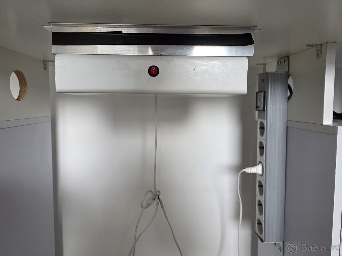 Manikérský stůl - 2