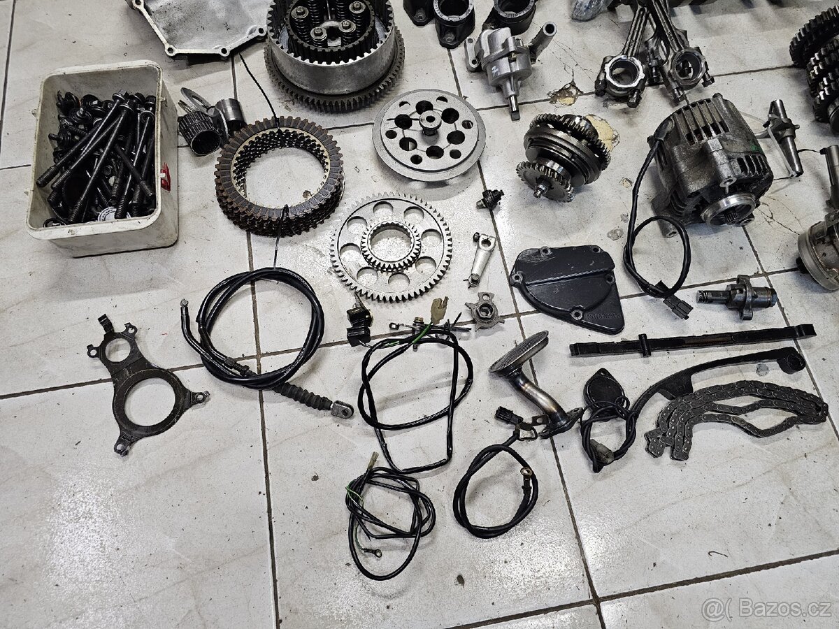 Díly motoru pro Suzuki GSXR 750 Srad gsxr750 - 2