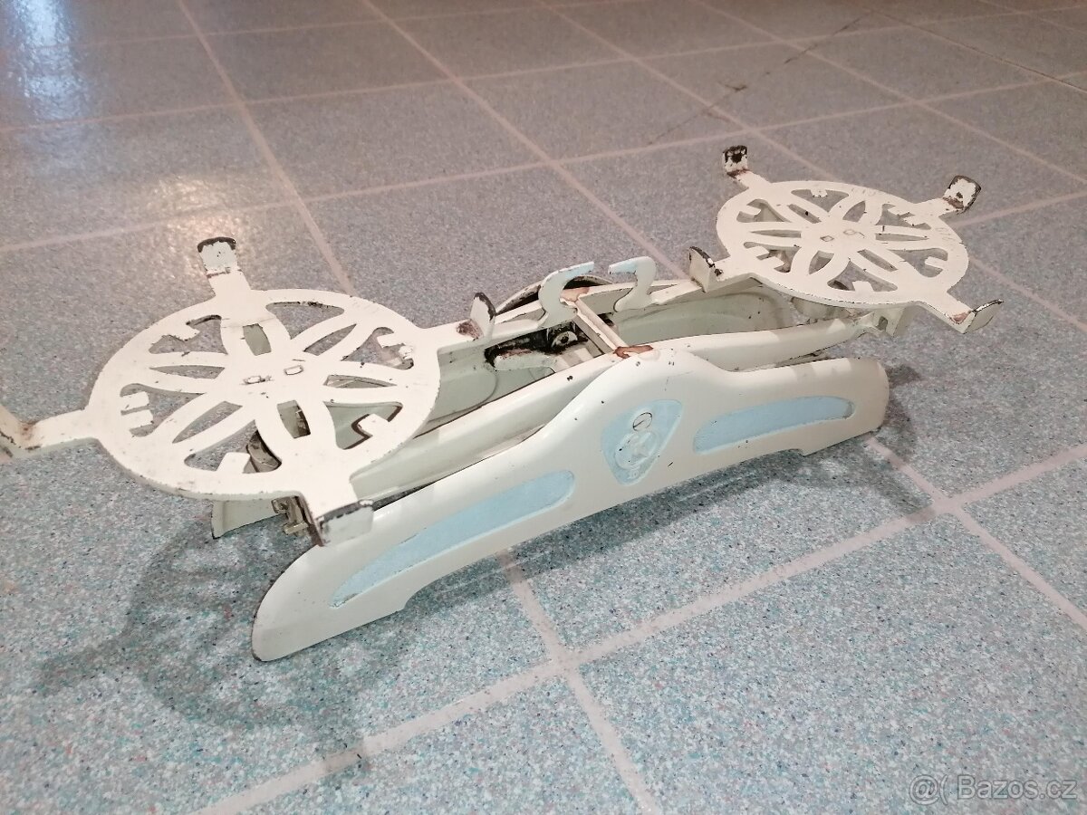 Starožitná kuchyňská váha + kompletní sada závaží - 2