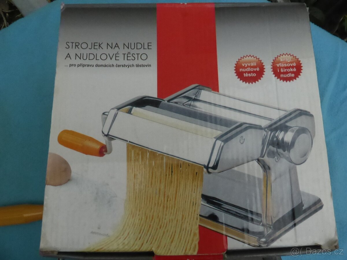 Strojek na výrobu nudlí a těsta - 2