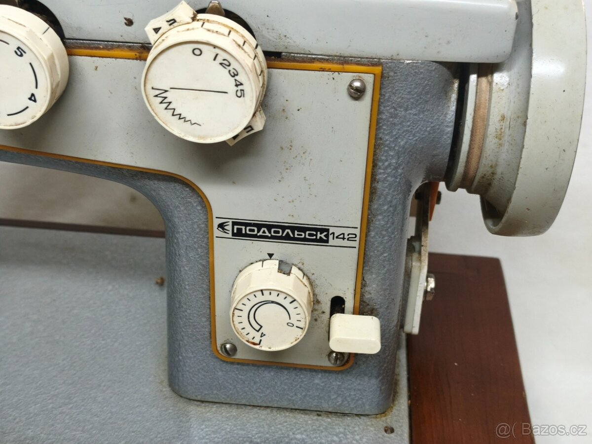Šicí stroj - Podolsk 142 - 2
