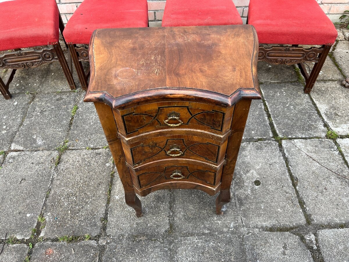 Starožitný nábytek - komoda - 2