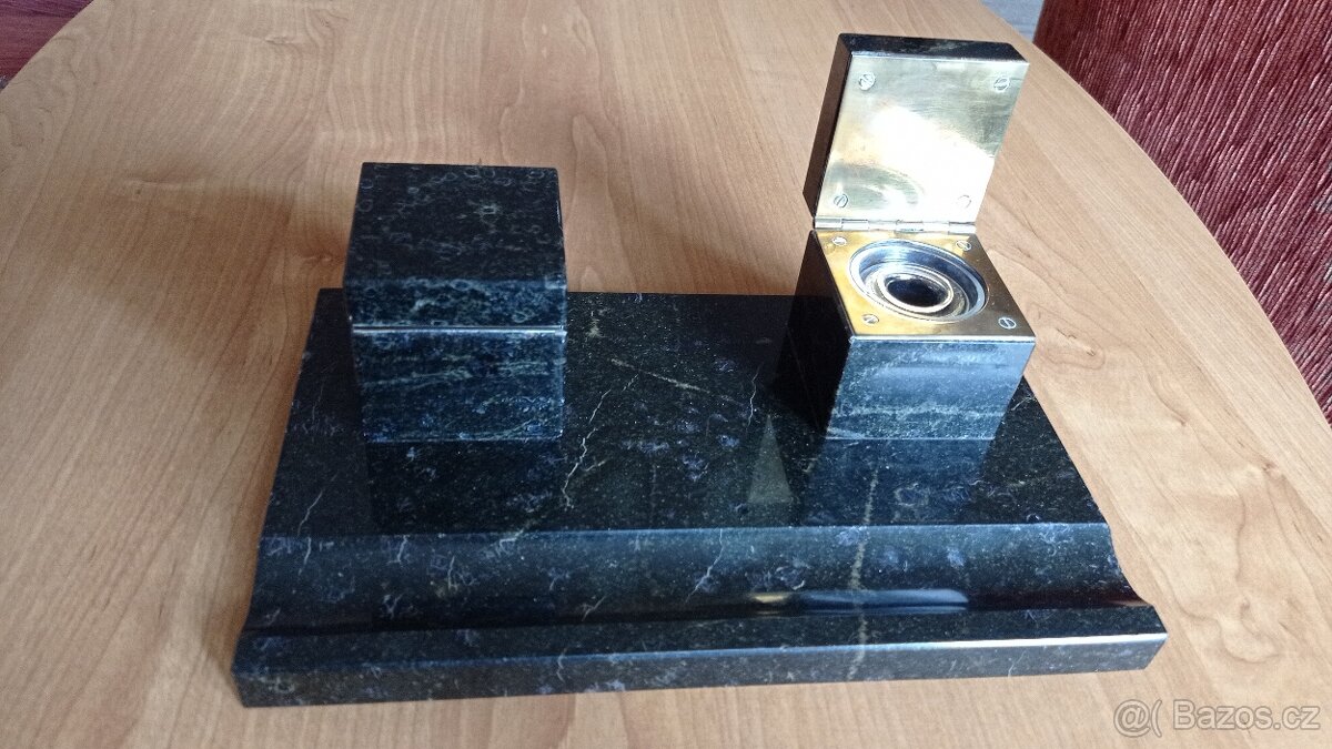 mramorový kalamář - 2