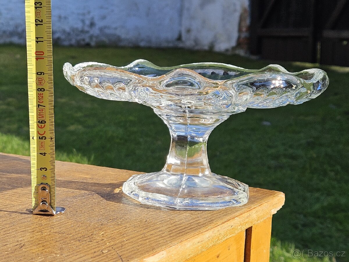 Skleněná mísa na nožce - 2