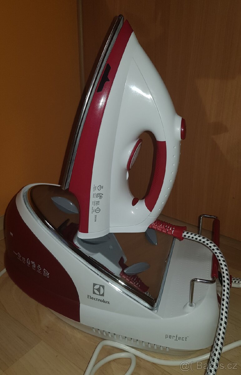 ŽEHLIČKA Electrolux - parní stanice : NOVÁ - 2