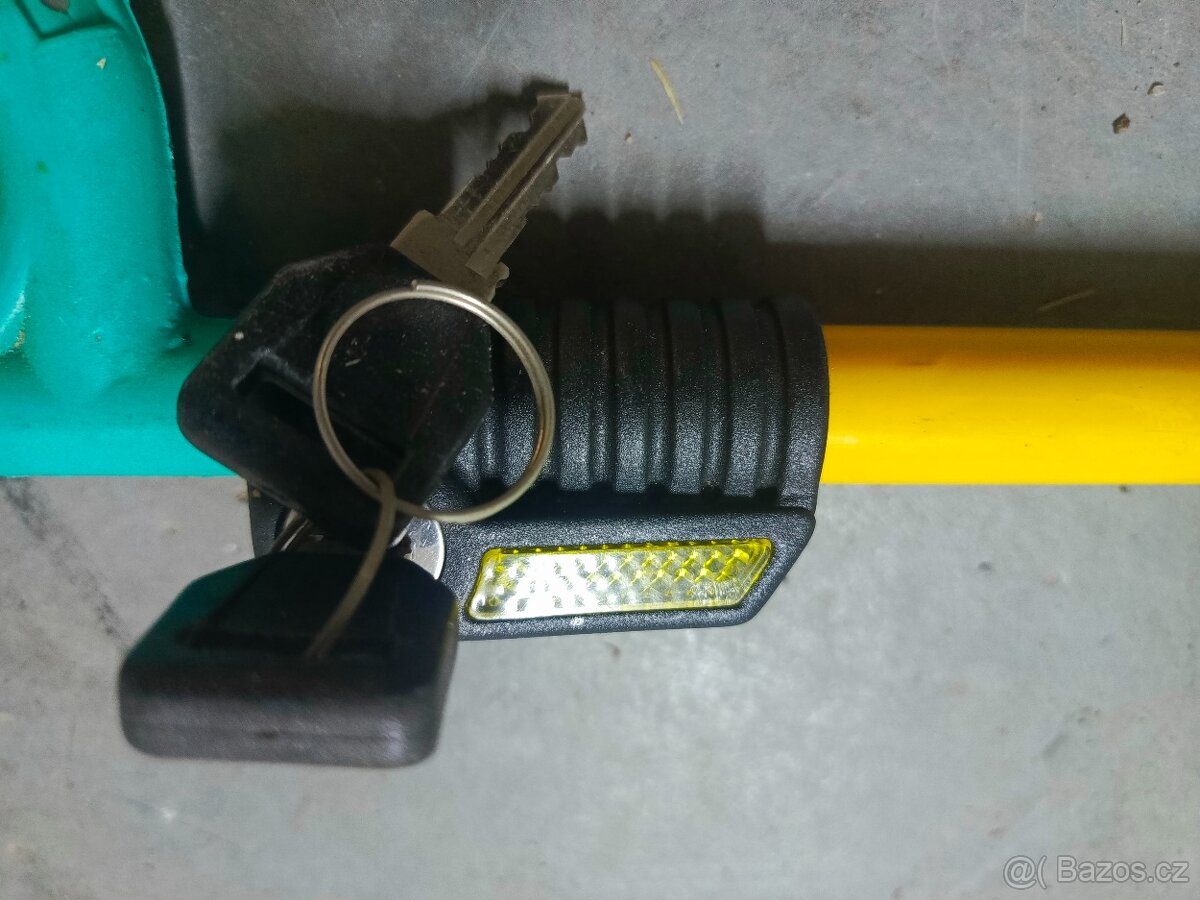 Zámek volantu, pedálů - 2