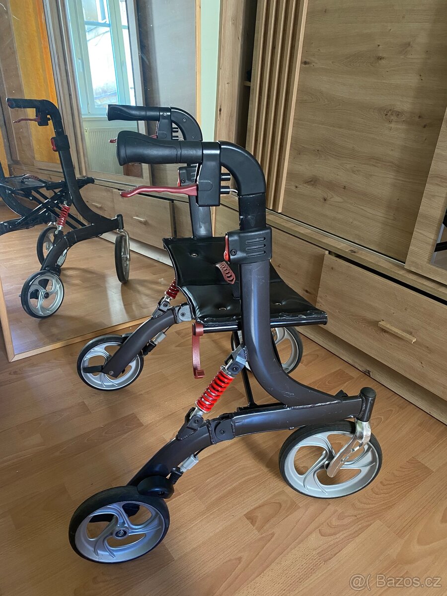 Choditko rolator pro invalidy Besco. - 2