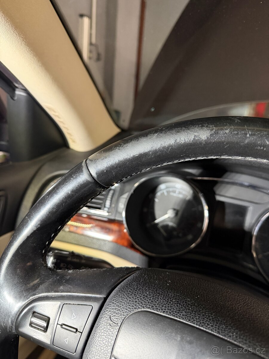 Multifunkční kožený volant Škoda - 2