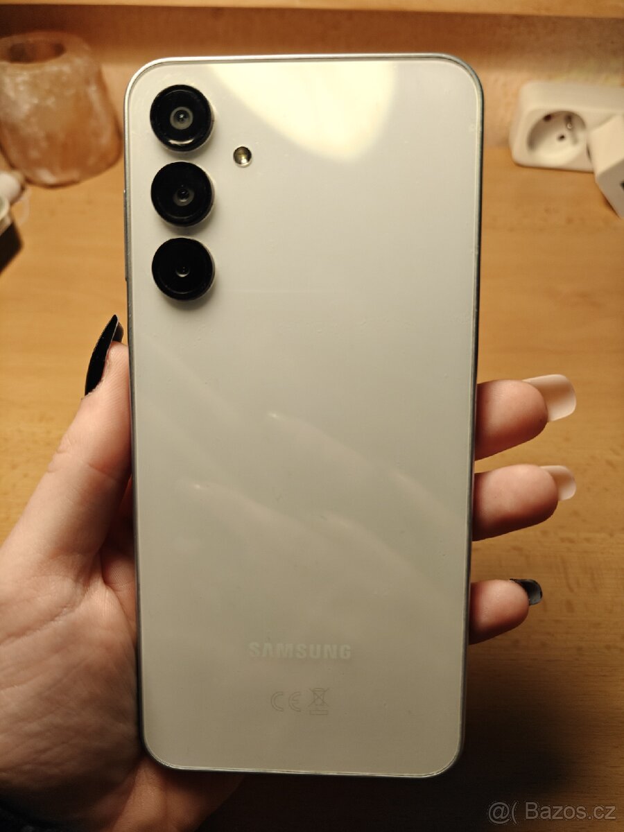 Samsung Galaxy A16 5G + příslušenství - 2