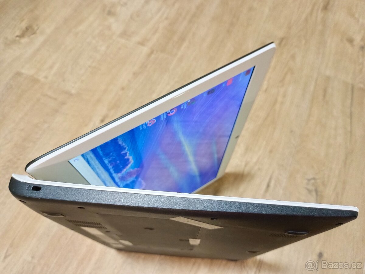 velký 17,3" notebook Acer, 4x jádro, SSD 256GB, Windows 11 - 2