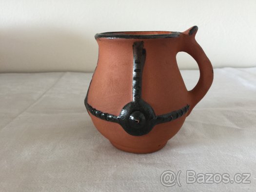Keramická karafa a džbánečky na víno - 2