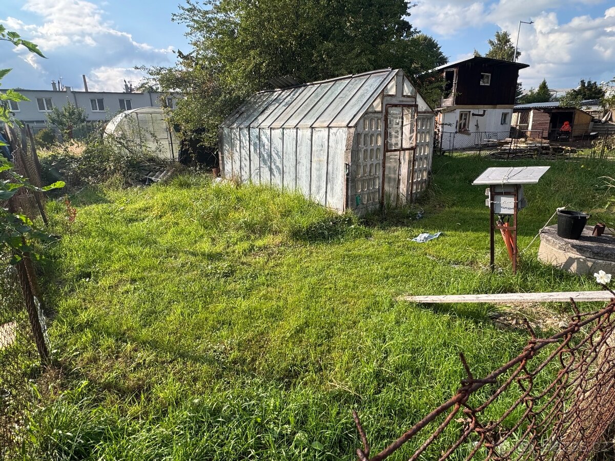 Pronájem zahrady Slovany - 2