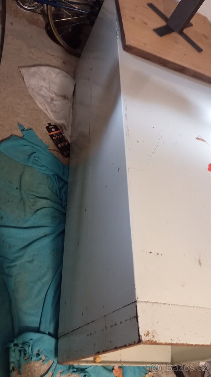 Stará školní skříňka - 2