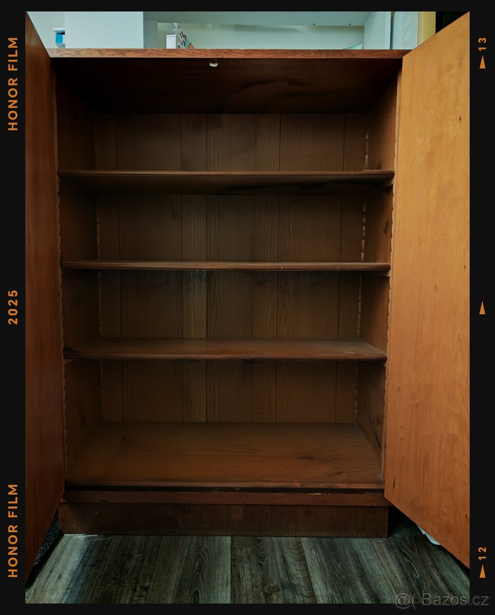 Prodám šatní skříň - 2