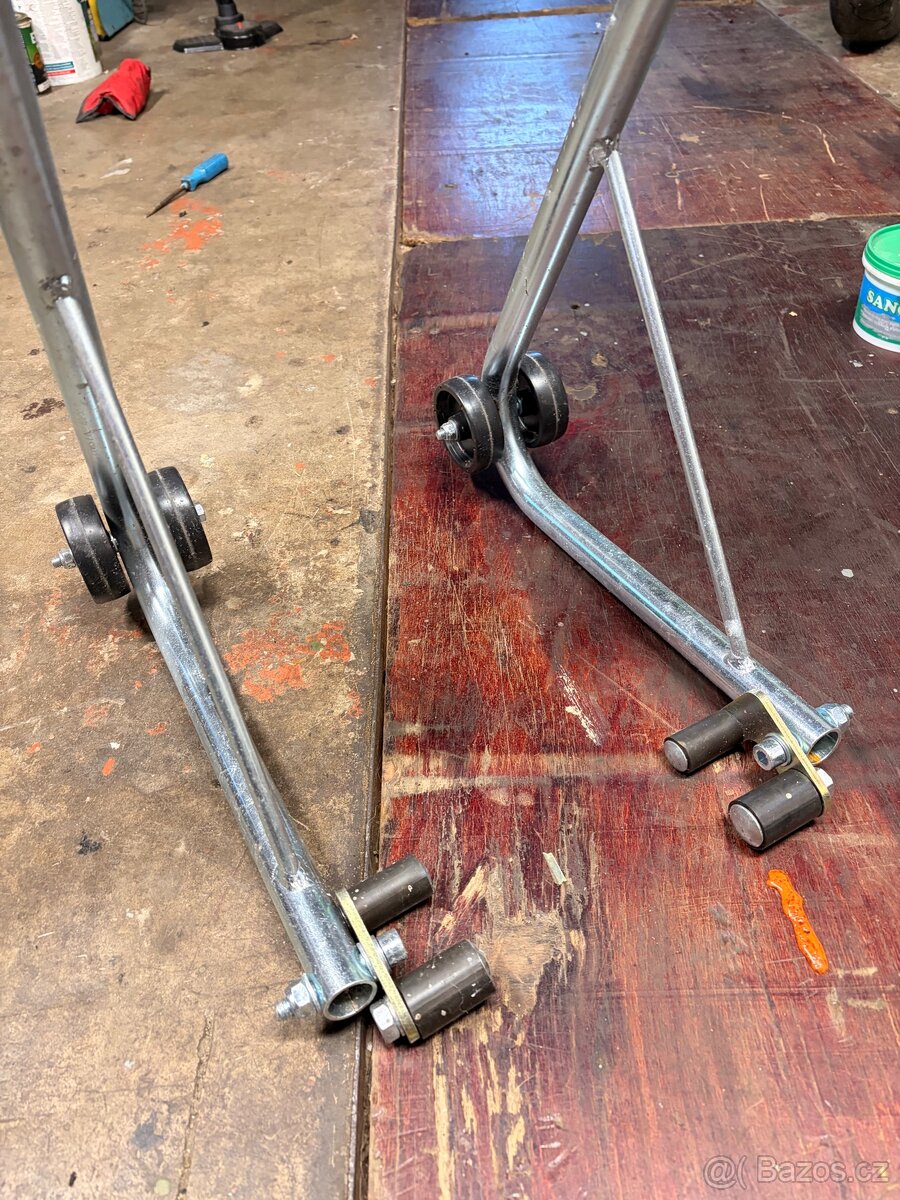 Stojan na přední kolo - 2