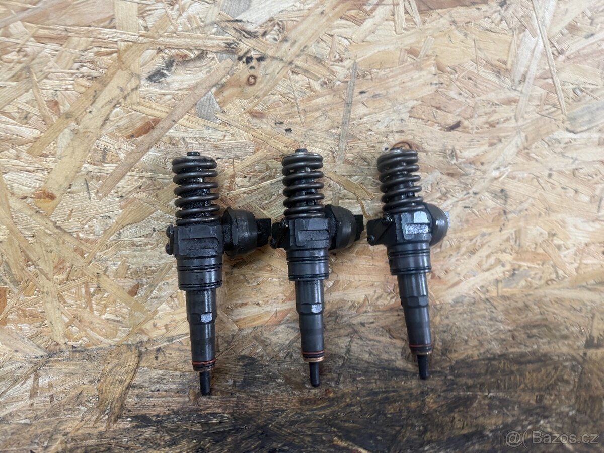 VSTŘIKOVAČE 1.9 TDI 77KW 038130073BN - 2