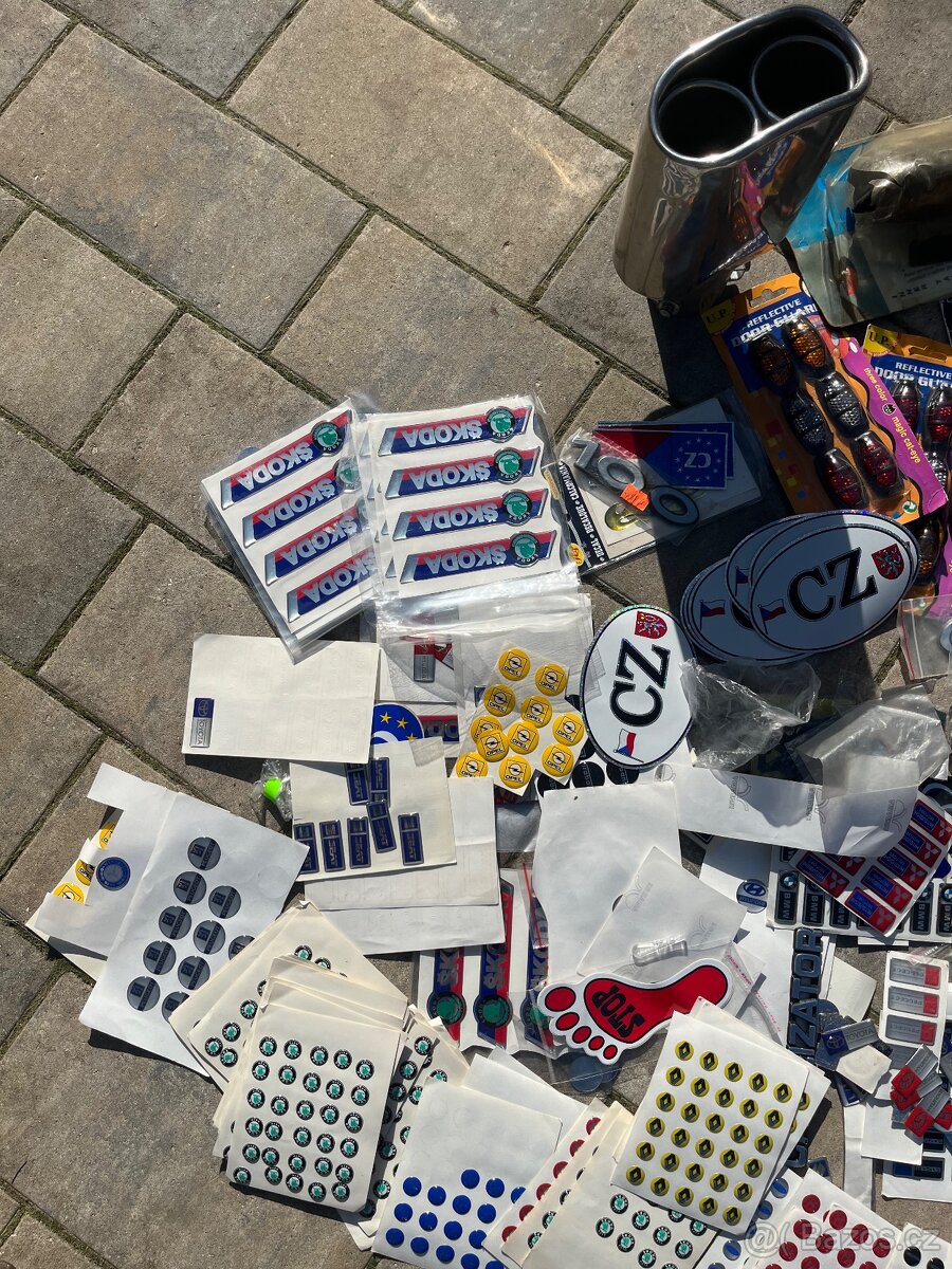 Autopotřeby, koncovky na výfuk, znaky, dorazy na dveře - 2