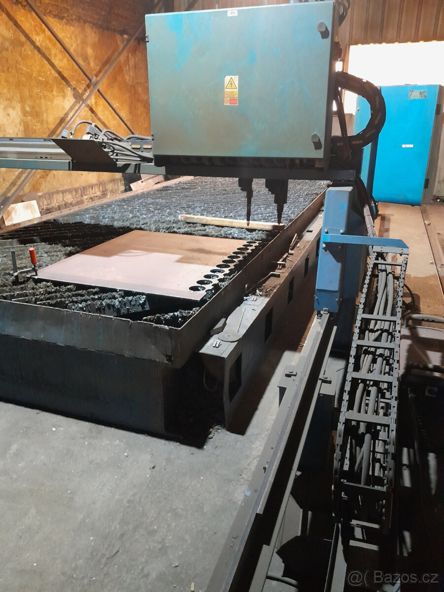 Pálící stroj EVDR 31 + stůl 6 x 2 m autogen. - 2