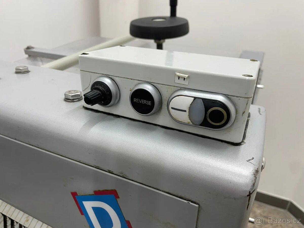 Kráječ pečiva (lot: 33) - 2