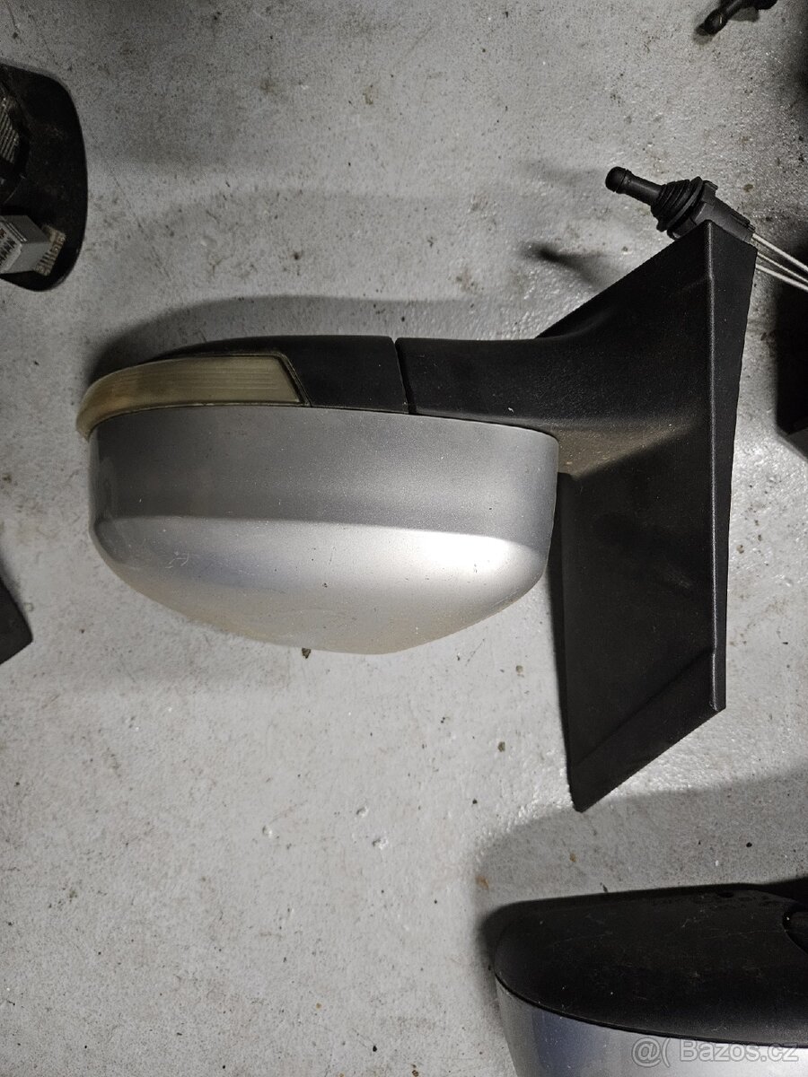 Zrcátko ford focus mk2 facelift - 2