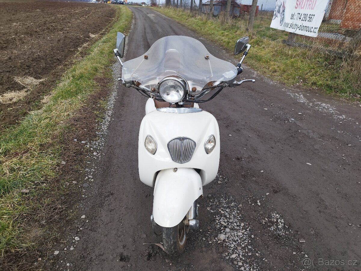 Prodám elektroskútr Guever. - 2