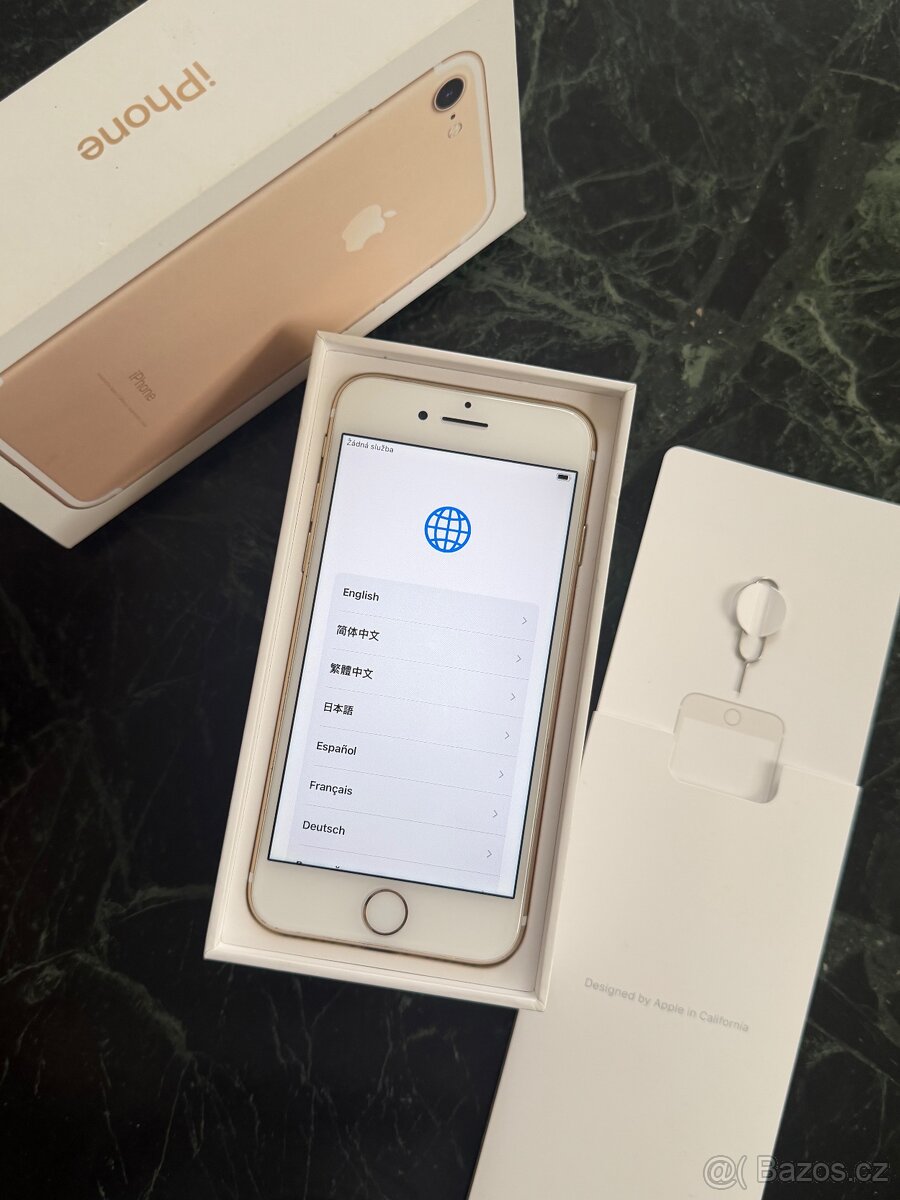 Apple iPhone 7 128GB zlatý - 2