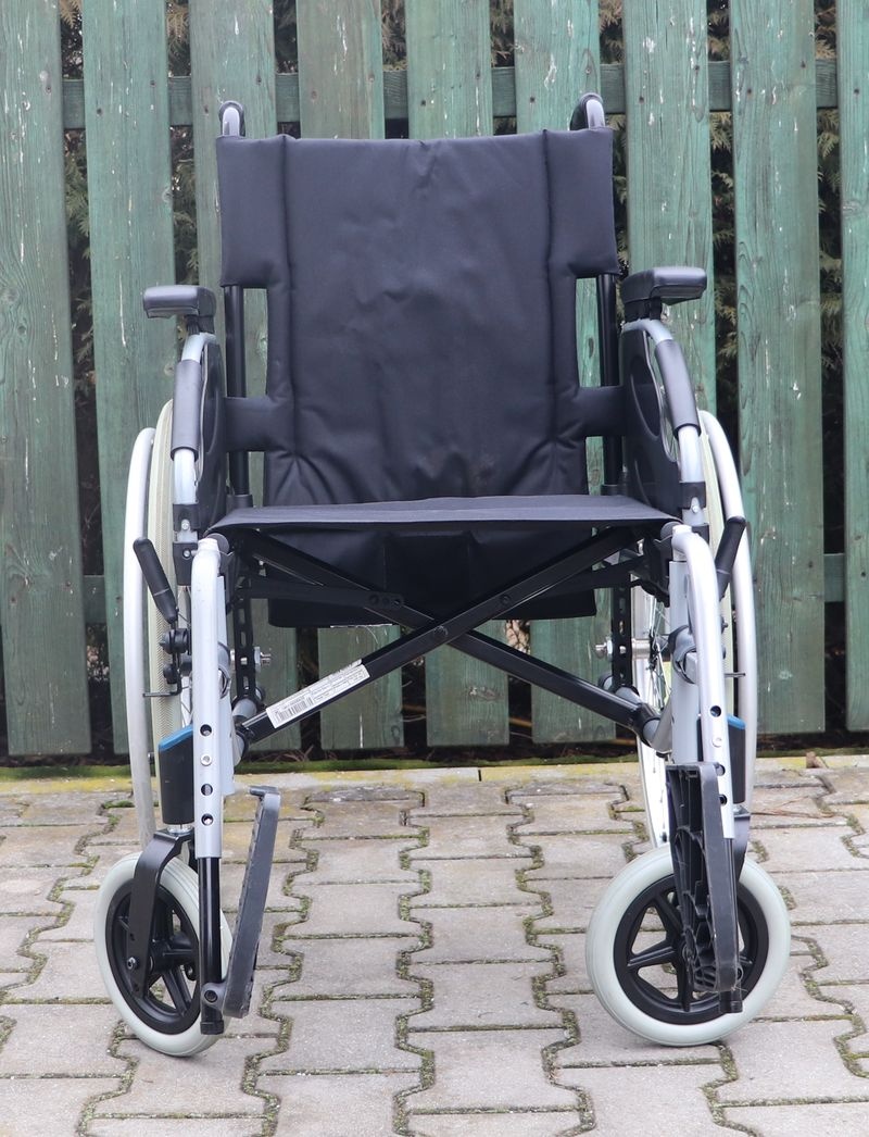 006-Mechanický invalidní vozík Invacare. - 2
