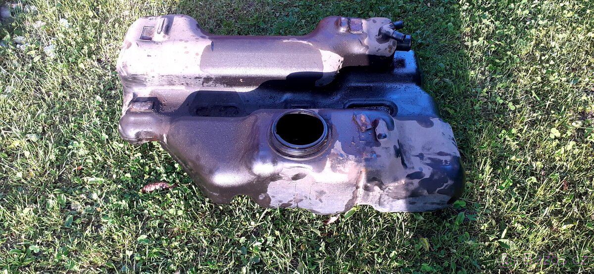 Prodám nádrž Iveco daily - 2