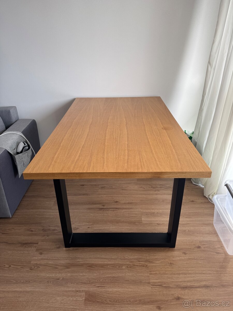 Jídelní stůl - 2