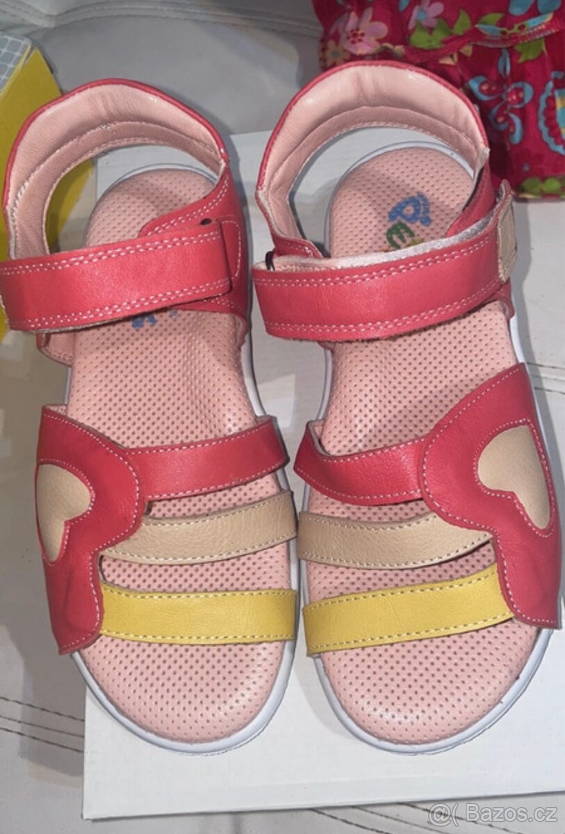 Krásné dětské sandále velikost 34 - 2