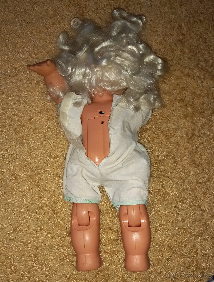 Retro panenka Karolínka - 2