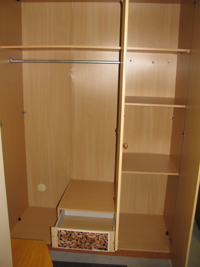 Šatní skříň - 2