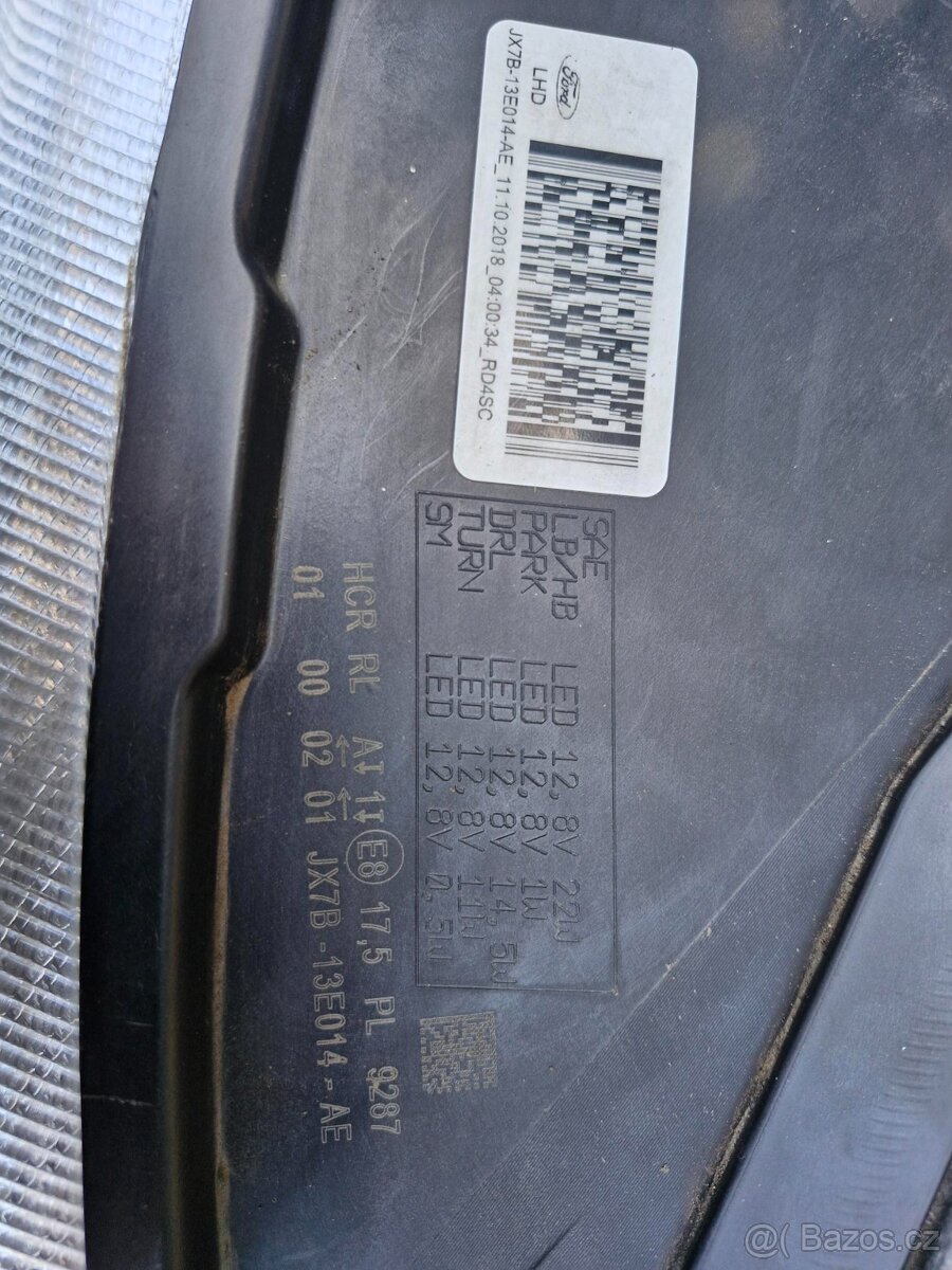 Pravé světlo Ford Focus 2018 + - 2