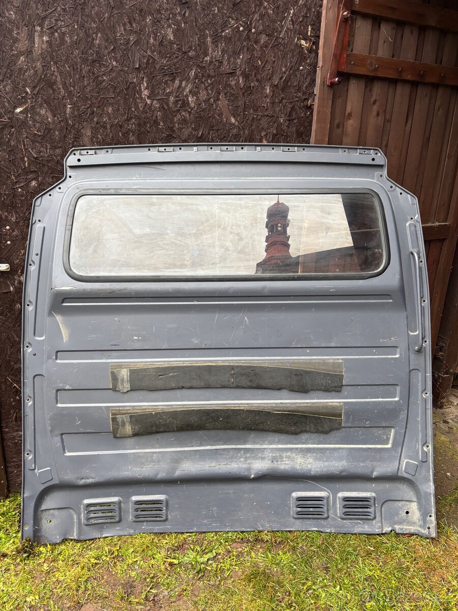 Crafter 2008 přepážka - 2