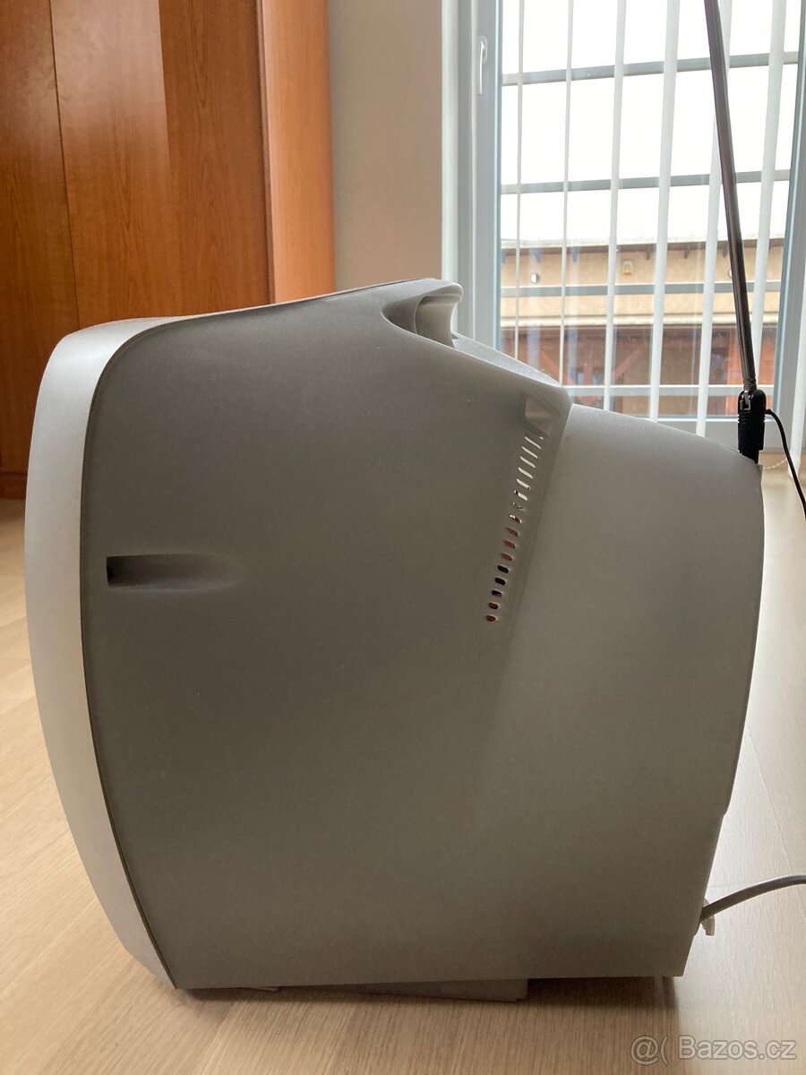 Prodám přenosný barevný televizor - 2